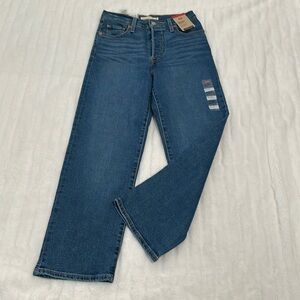 Levi's Ribcage Straight Ankle Jeans.